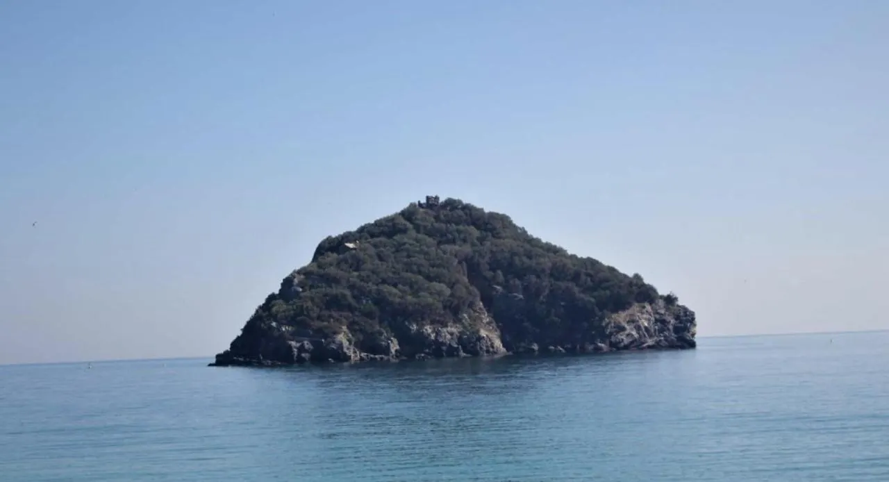Golfo dell'Isola Appartamento Spotorno Italia